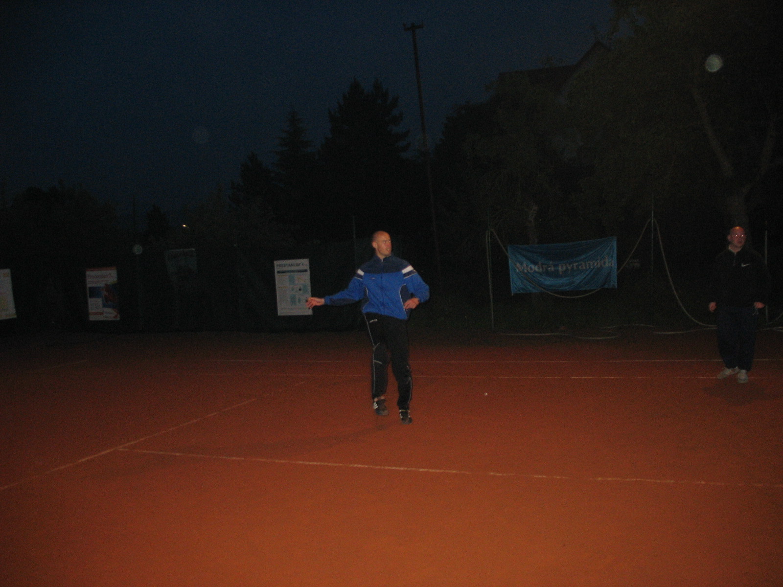 turnaj noční nohejbal 2009 040.jpg
