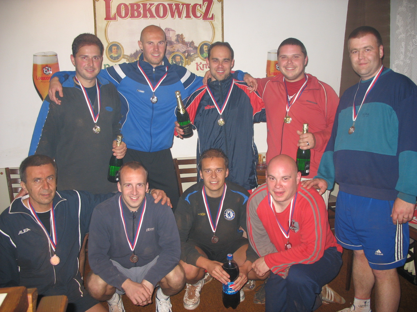 turnaj noční nohejbal 2009 101.jpg